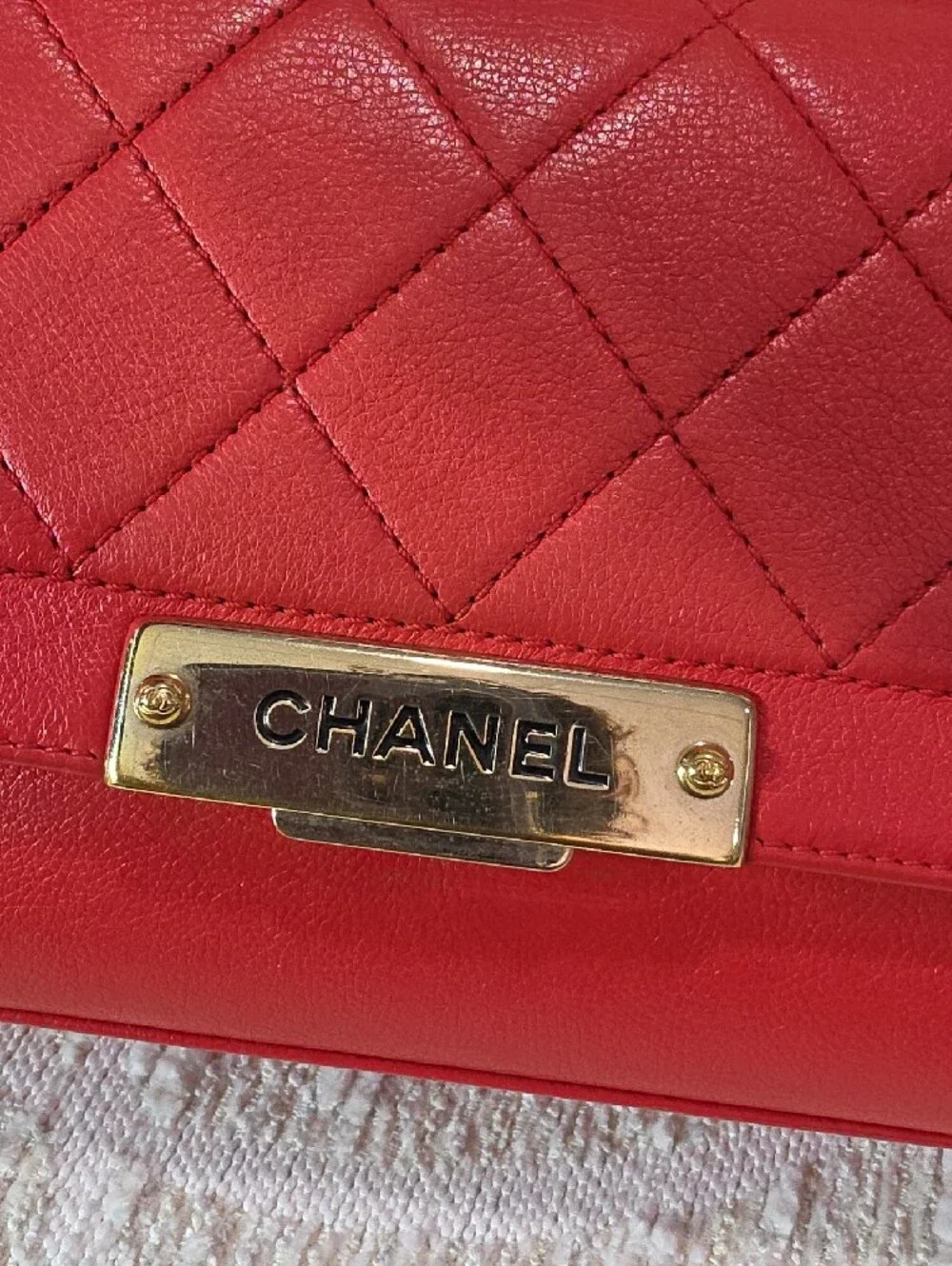 CHANEL Red Quilted Leather Top-Handle Shoulder Bag with Gold Chain